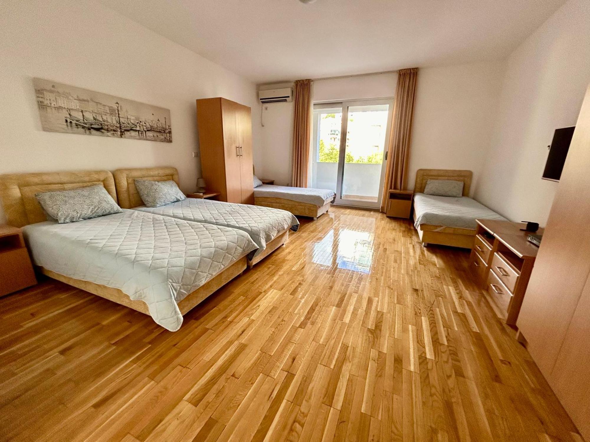 Apartments Mitende Budva Eksteriør billede