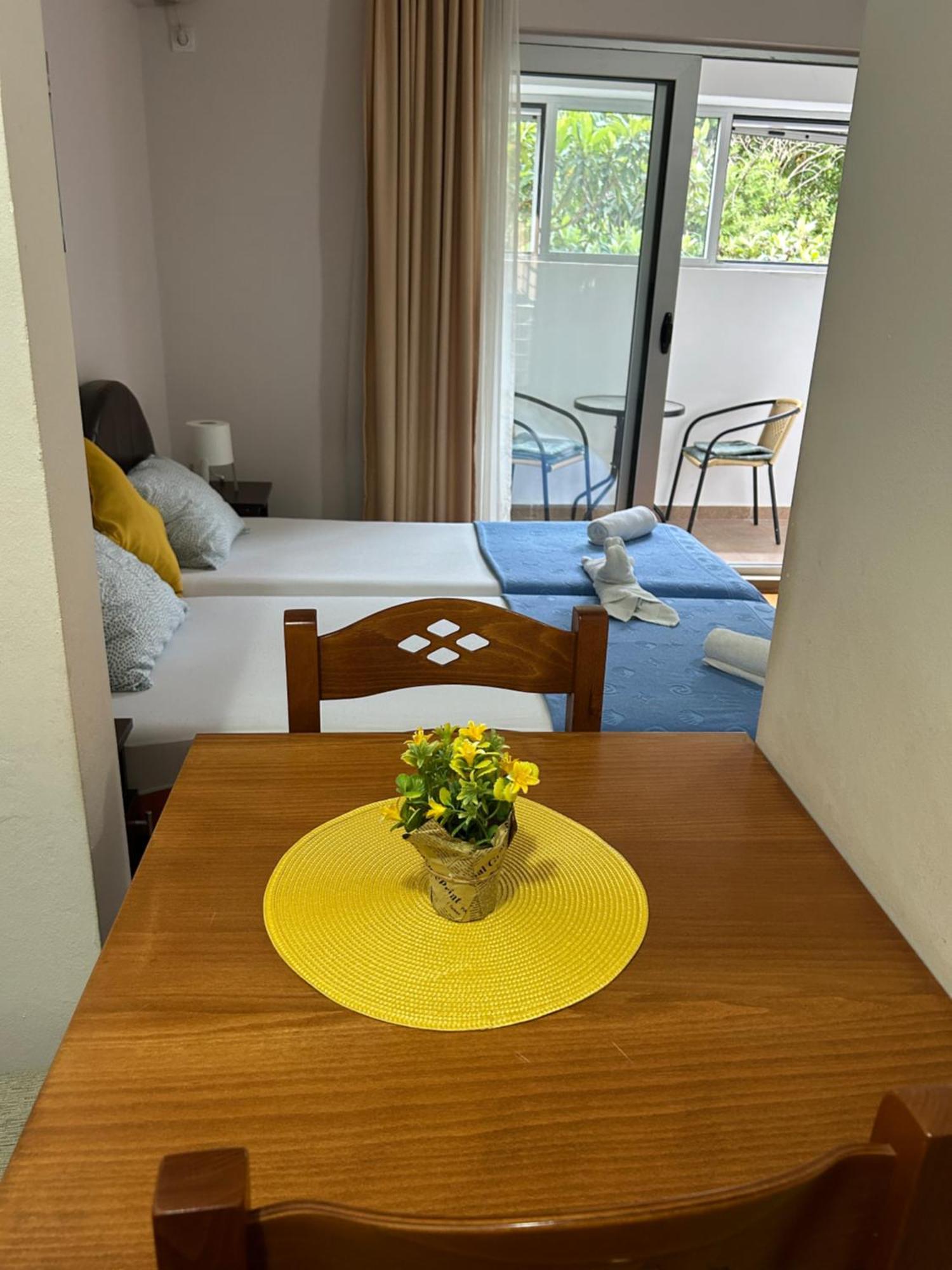 Apartments Mitende Budva Eksteriør billede