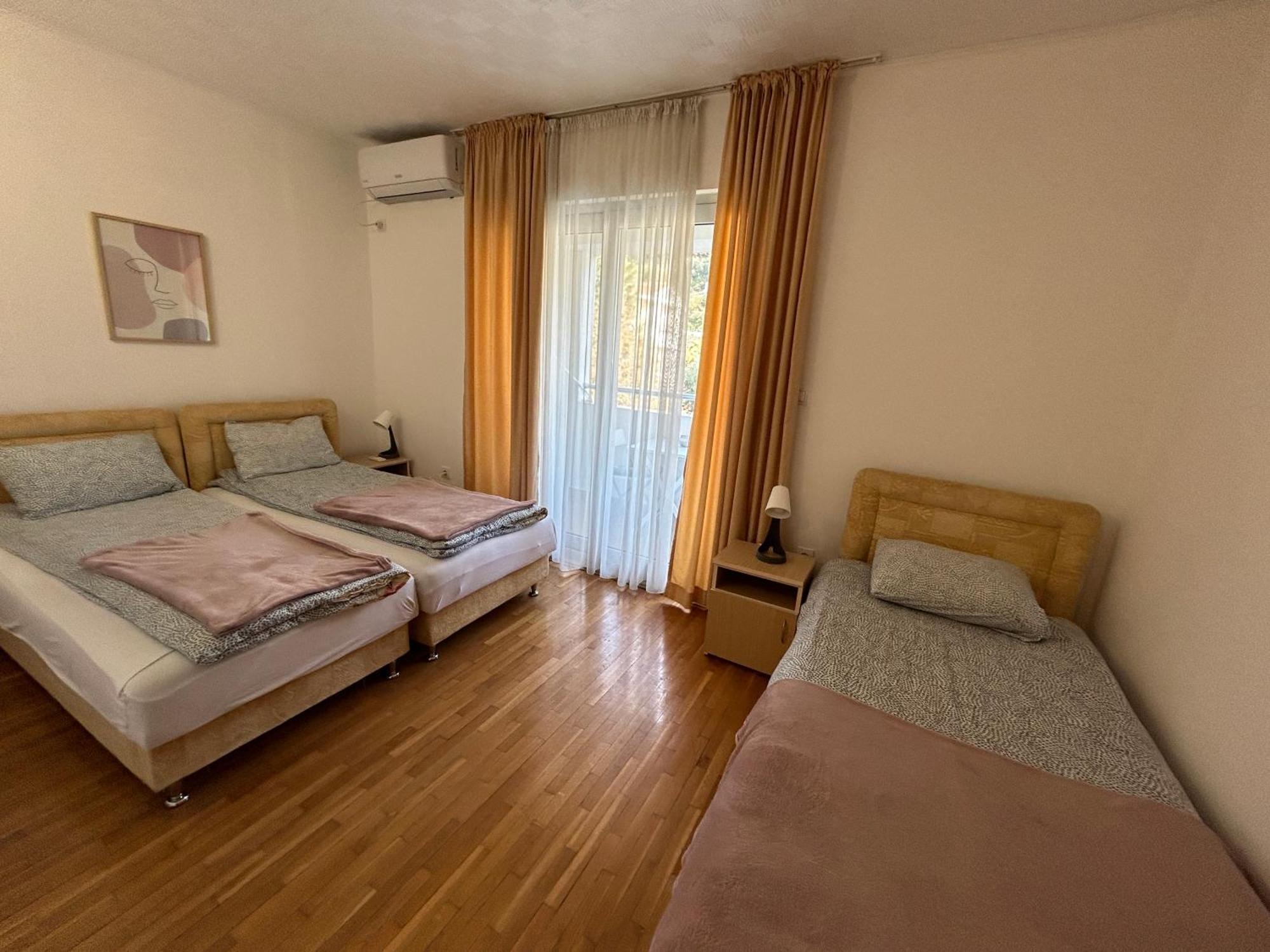 Apartments Mitende Budva Eksteriør billede