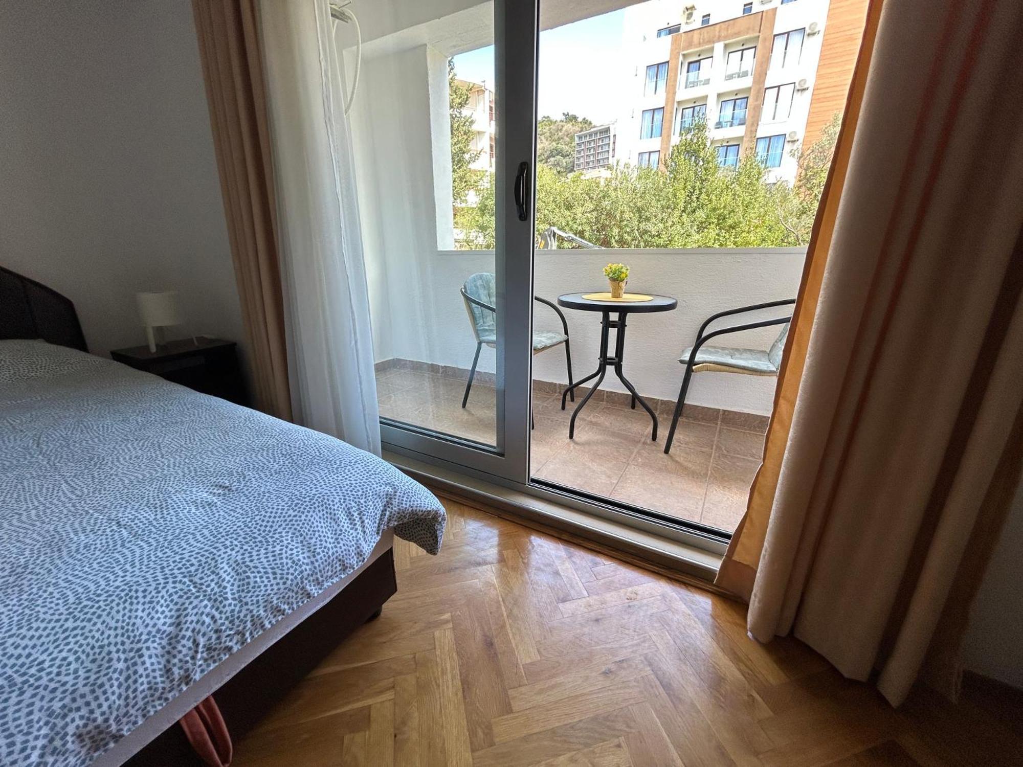 Apartments Mitende Budva Eksteriør billede